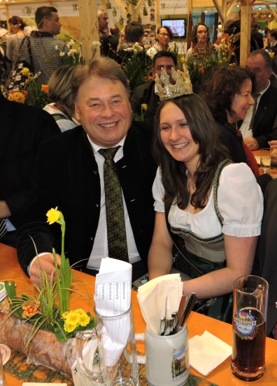 Bayerns Landwirtschaftsminister Helmut Brunner mit Lorena