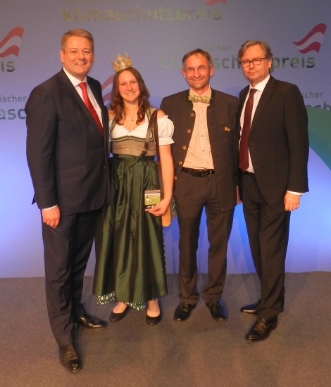 Heukönigin Lorena mit BM Andrä Rupprechter und Alexander Wrabetz vom ORF