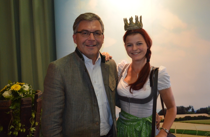 Landesrat Sepp Schwaiger und die Königin der Bio-Heu-Region kommen ja beide aus Berndorf bei Salzburg